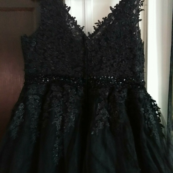 Black hand made wedding dress - Picture 3 of 7
